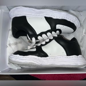 Wayne OG Maison Mihara Size 41 (8.5)